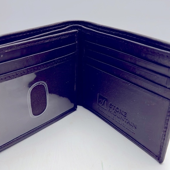 Stone Mountain Genuine Leather Men’s Tri Fold Wallet - Picture 3 of 8